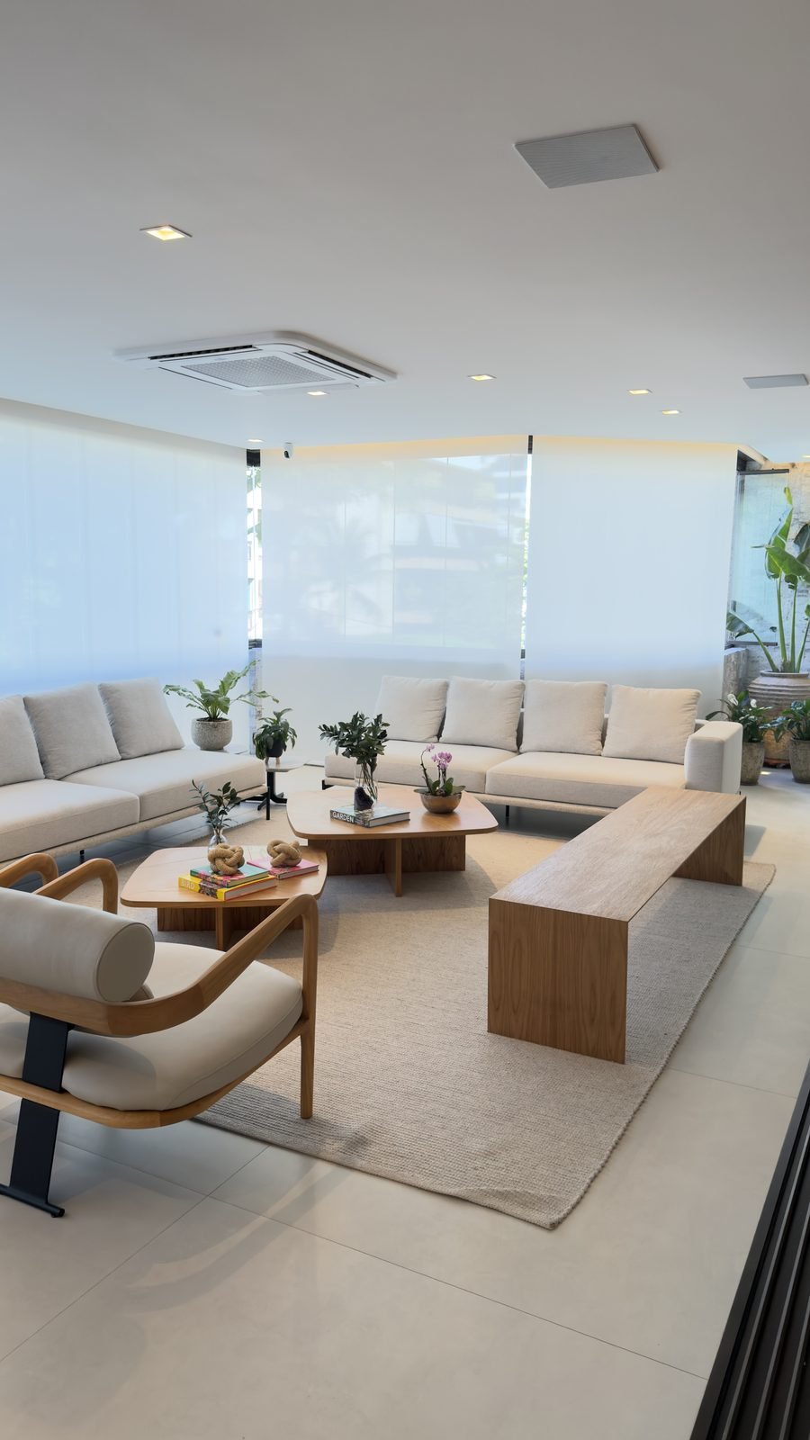 Sala de estar do apartamento de 360 m² no Jardim Oceânico, Barra da Tijuca
