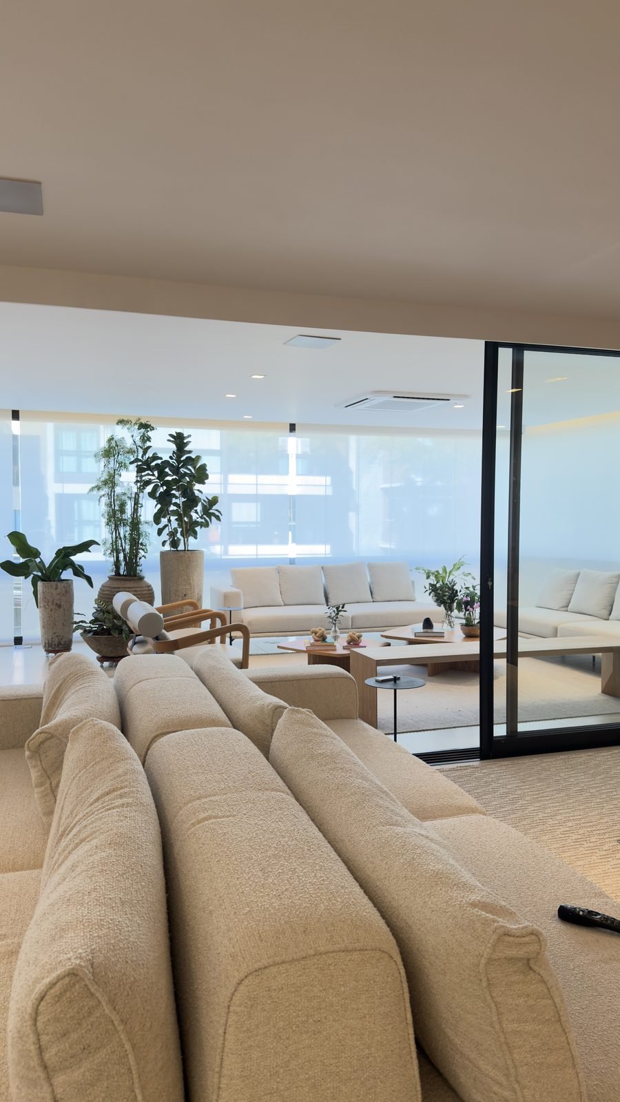 Estar e varanda do apartamento de 360 m² no Jardim Oceânico, Barra da Tijuca
