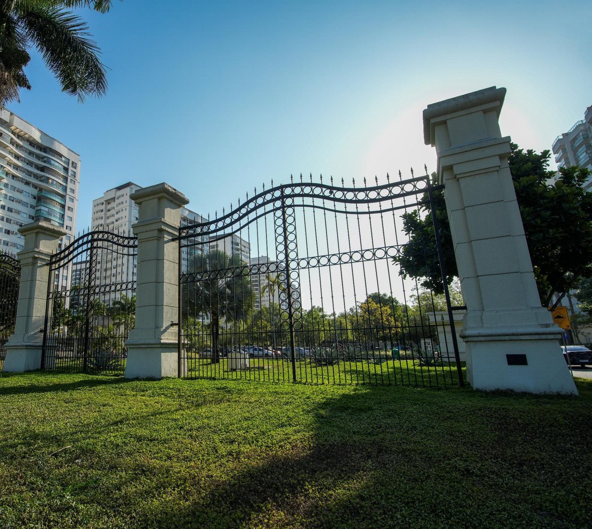 Acesso com guarita do bairro planejado Cidade Jardim