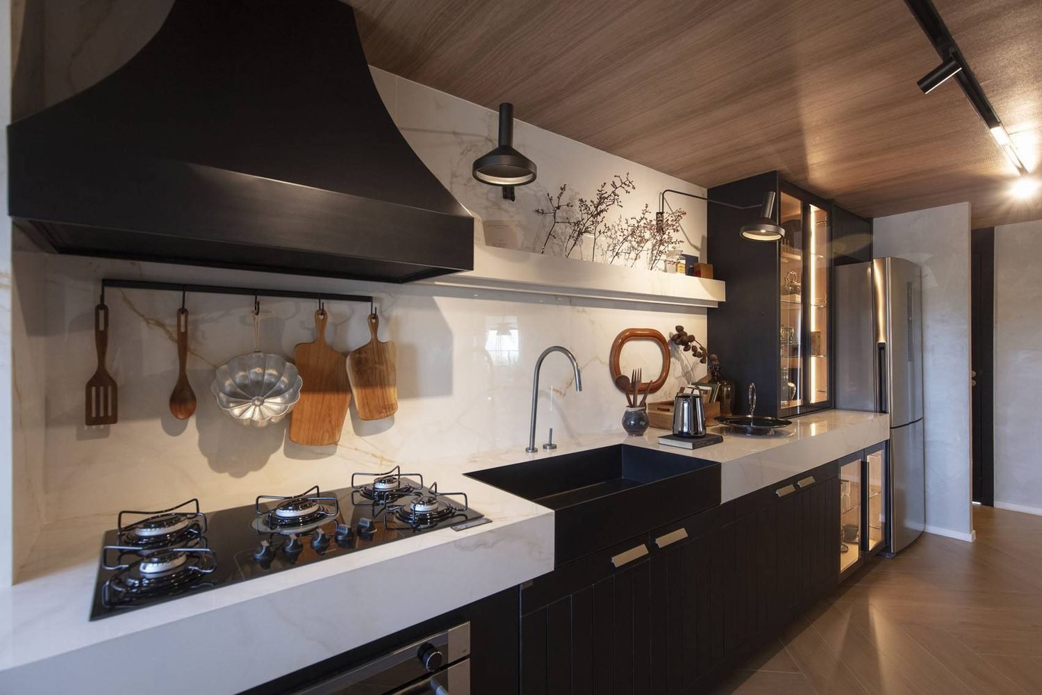 Cozinha do decorado de 100 m² do Woods Park Design