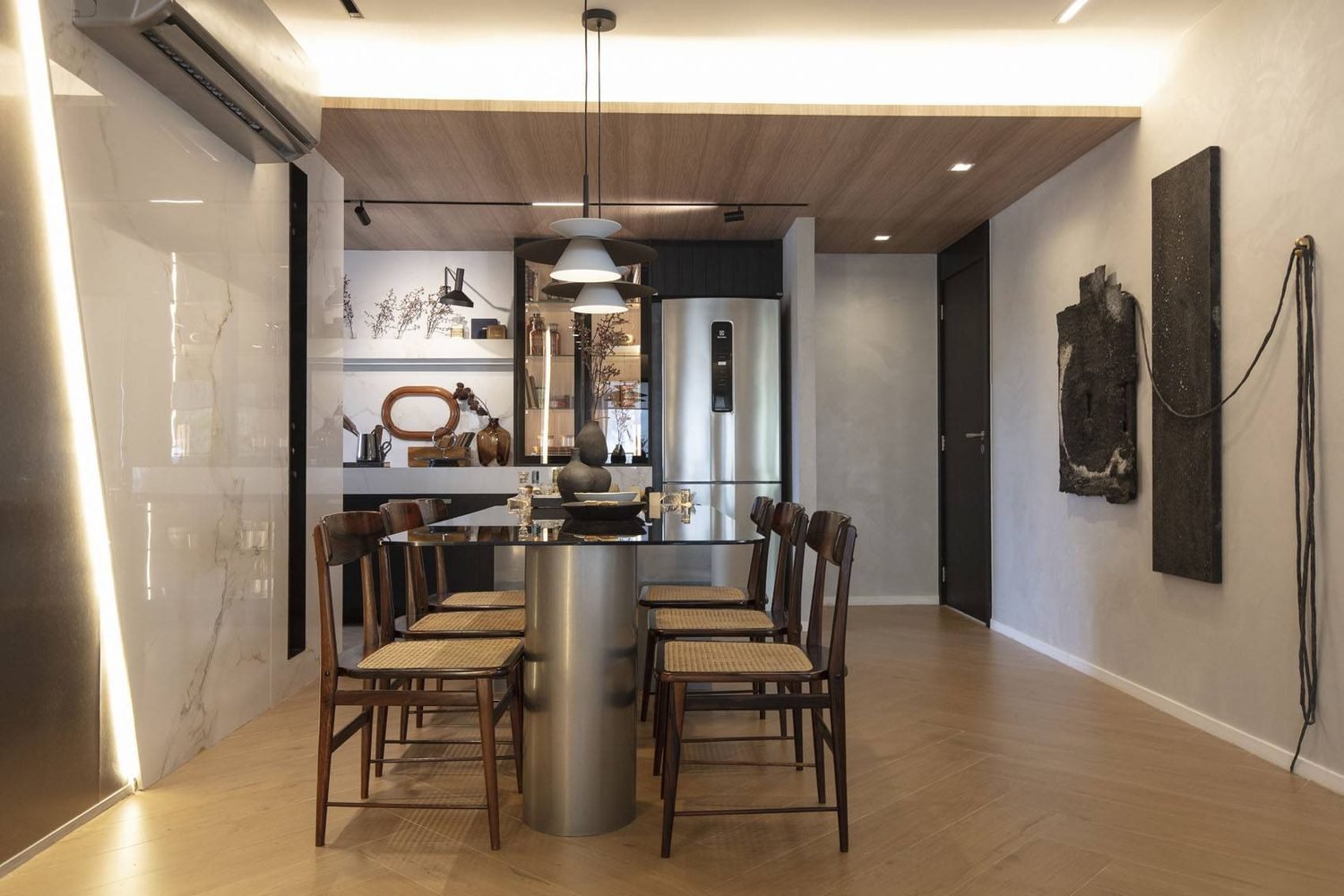 Sala de jantar do decorado de 100 m² do Woods