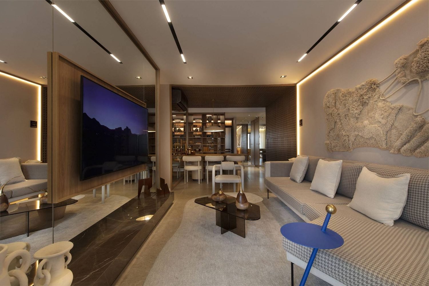Living do decorado de 115 m² do Woods Park Design, foto real